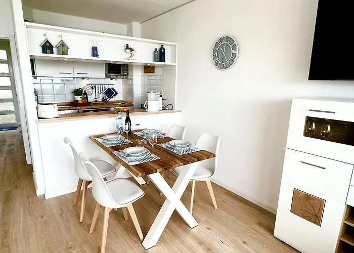 App 193 - Strandlage Strandkorb * Sierksdorf